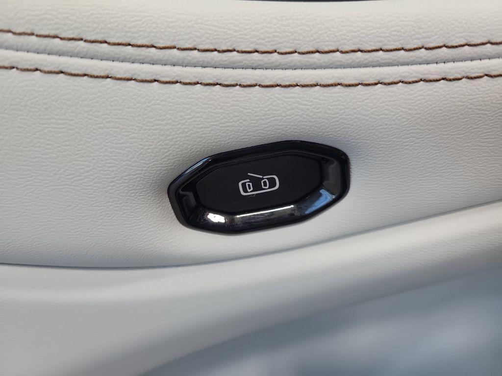 new 2026 Jeep Cherokee car, priced at $45,051