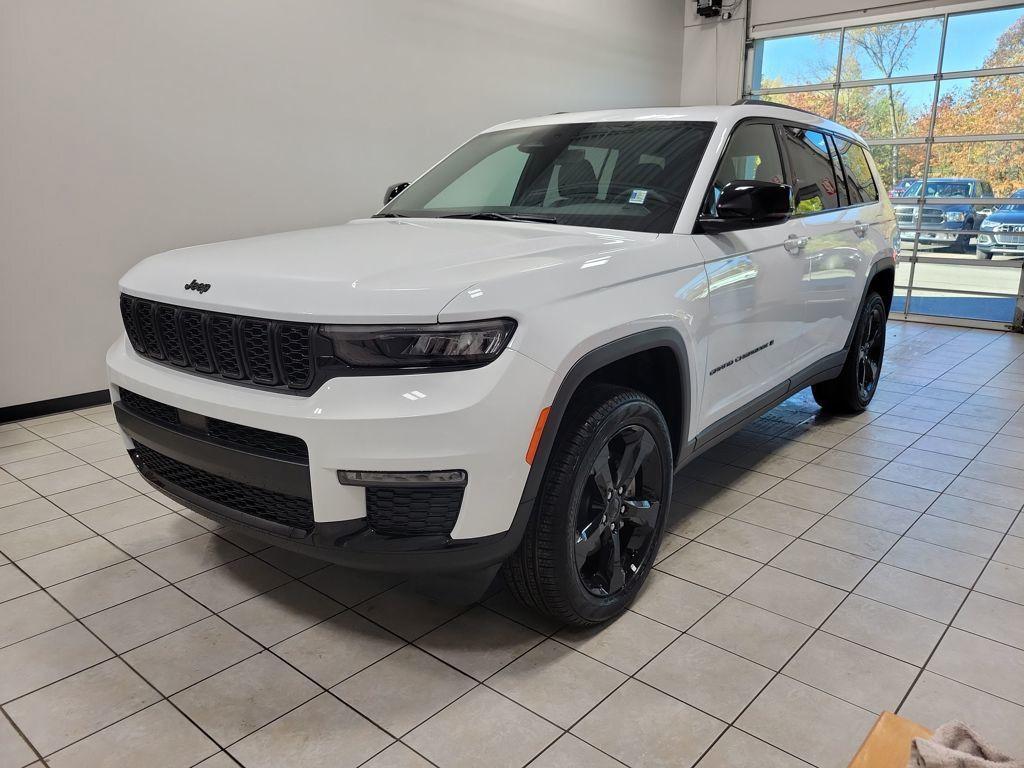 new 2025 Jeep Grand Cherokee L car, priced at $48,993