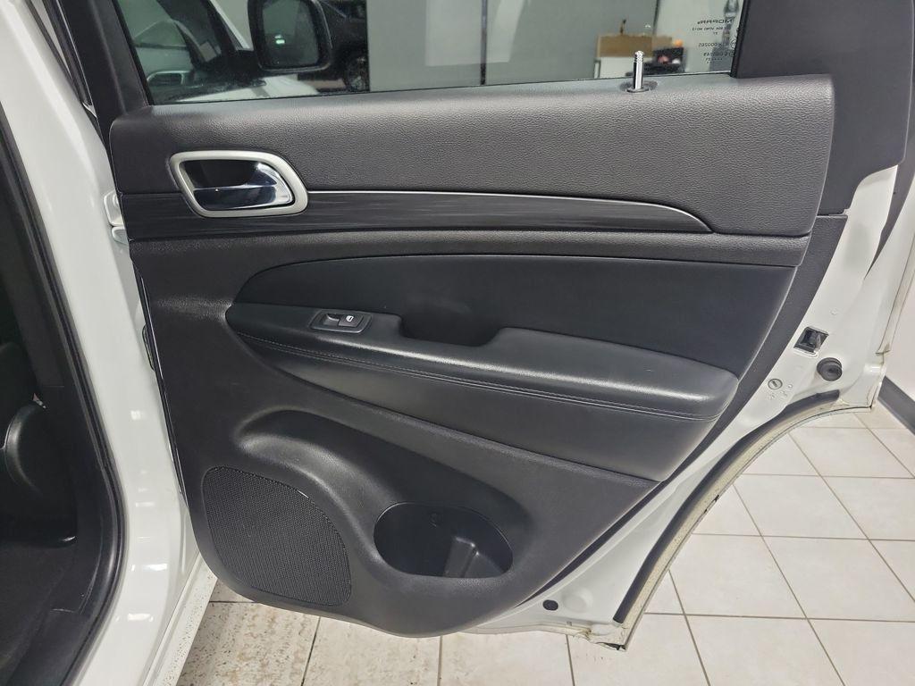 used 2021 Jeep Grand Cherokee car, priced at $17,999