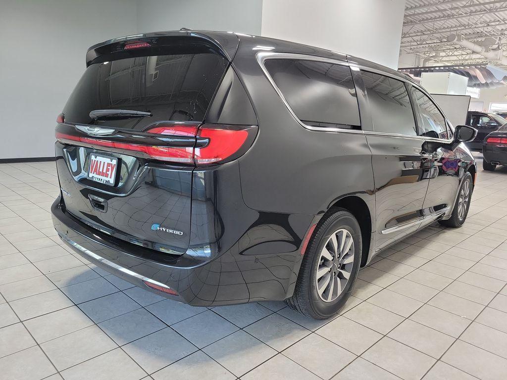 used 2023 Chrysler Pacifica Hybrid car, priced at $32,345