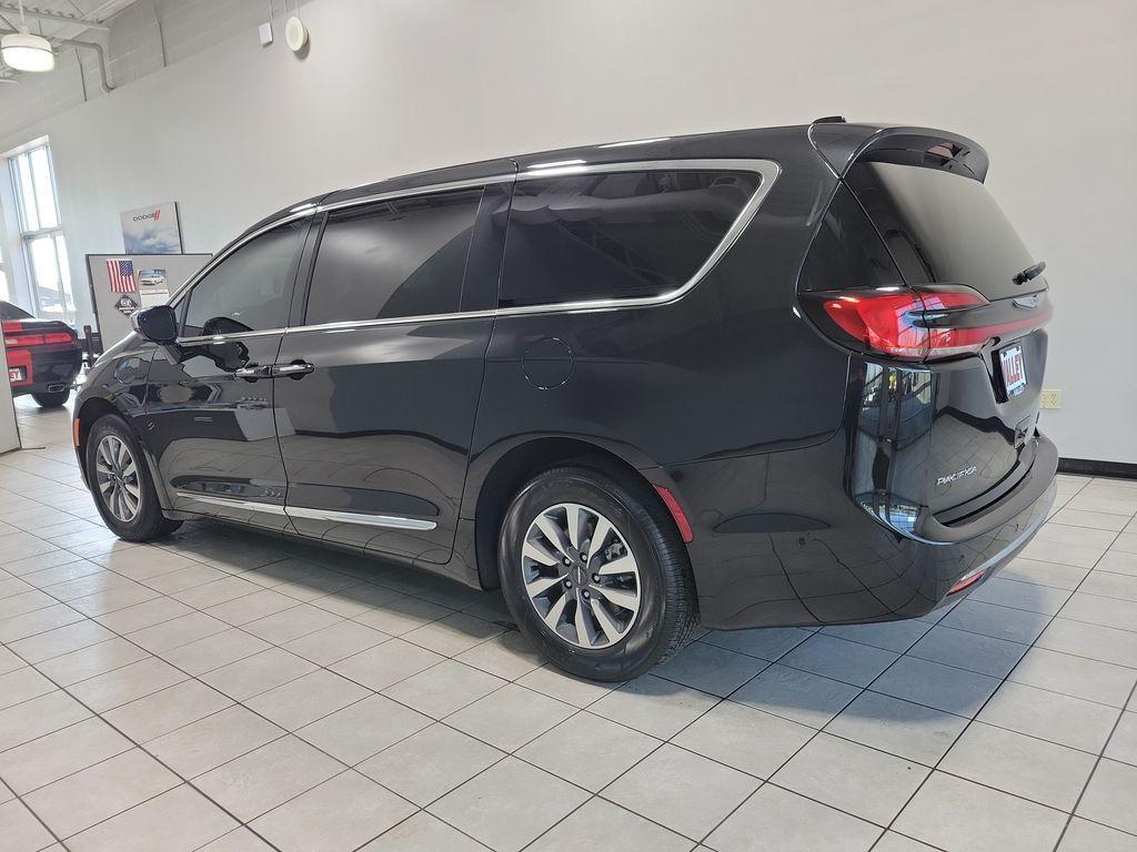 used 2023 Chrysler Pacifica Hybrid car, priced at $32,345