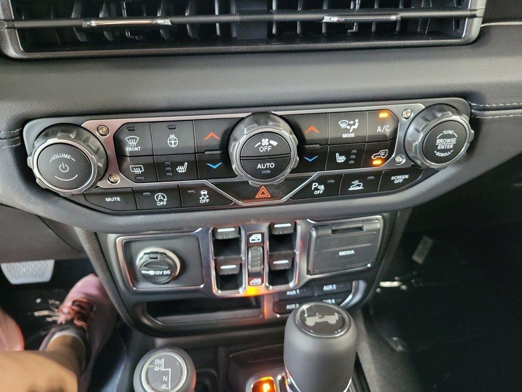 new 2025 Jeep Wrangler car, priced at $56,054