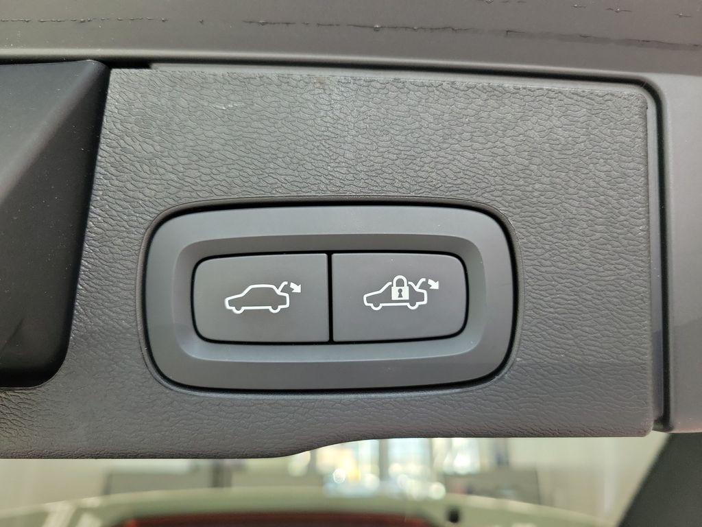 used 2023 Volvo XC60 car, priced at $42,997
