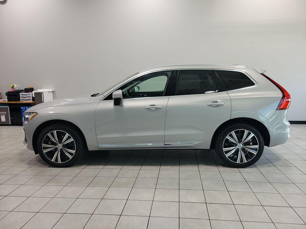 used 2023 Volvo XC60 car, priced at $42,997