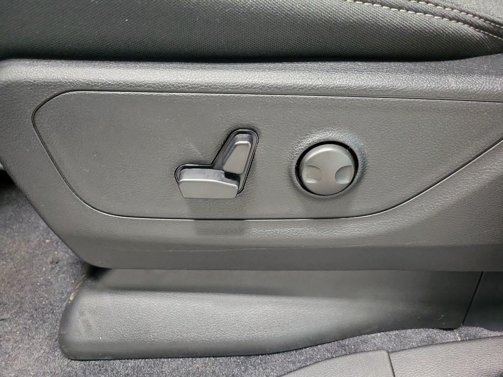 new 2025 Ram 1500 car, priced at $49,648