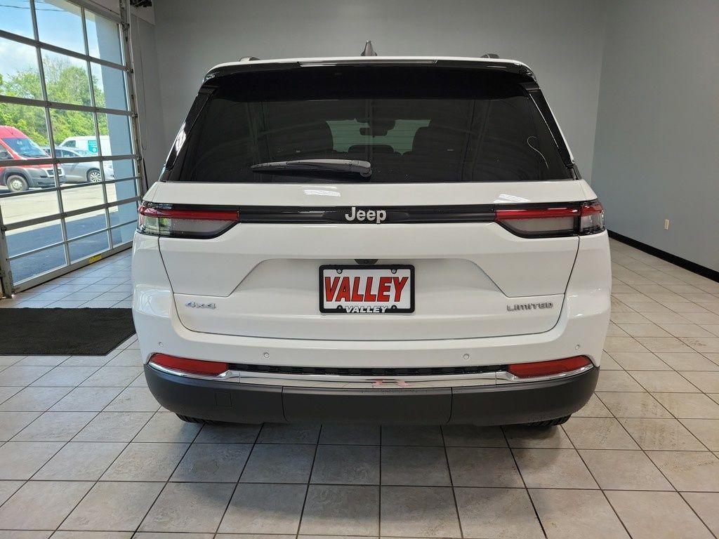 new 2025 Jeep Grand Cherokee car, priced at $39,456
