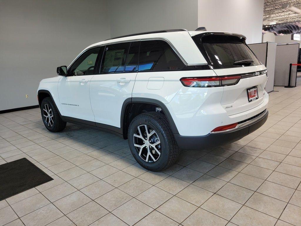 new 2025 Jeep Grand Cherokee car, priced at $39,456