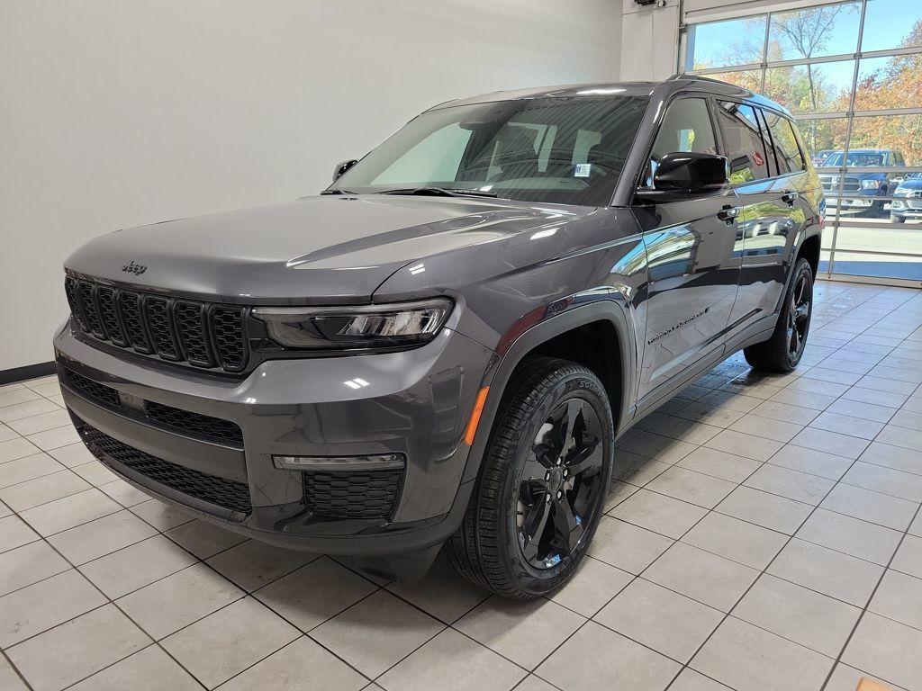 new 2025 Jeep Grand Cherokee L car, priced at $49,529