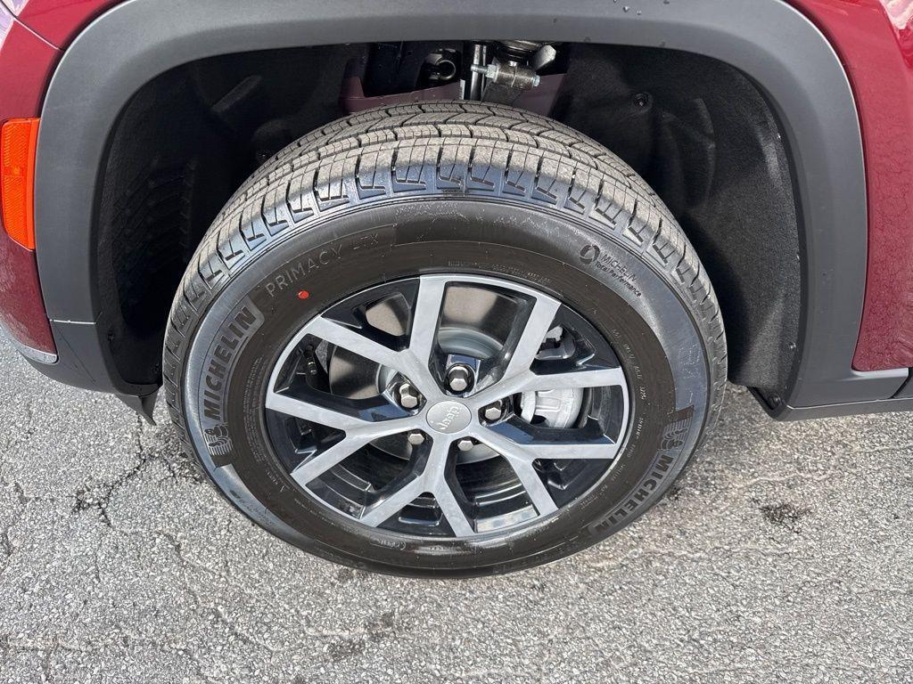 new 2025 Jeep Grand Cherokee L car, priced at $48,576