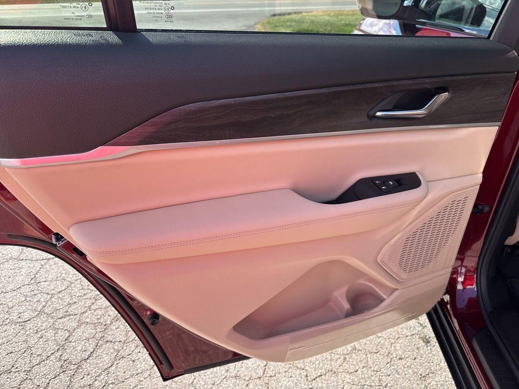 new 2025 Jeep Grand Cherokee L car, priced at $48,576