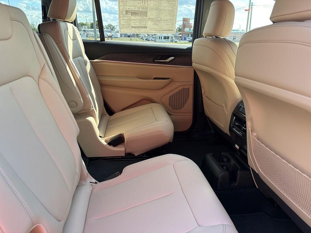 new 2025 Jeep Grand Cherokee L car, priced at $48,576