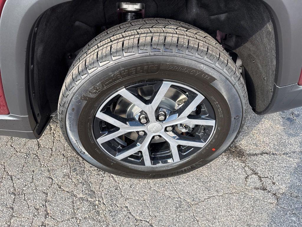 new 2025 Jeep Grand Cherokee L car, priced at $48,576