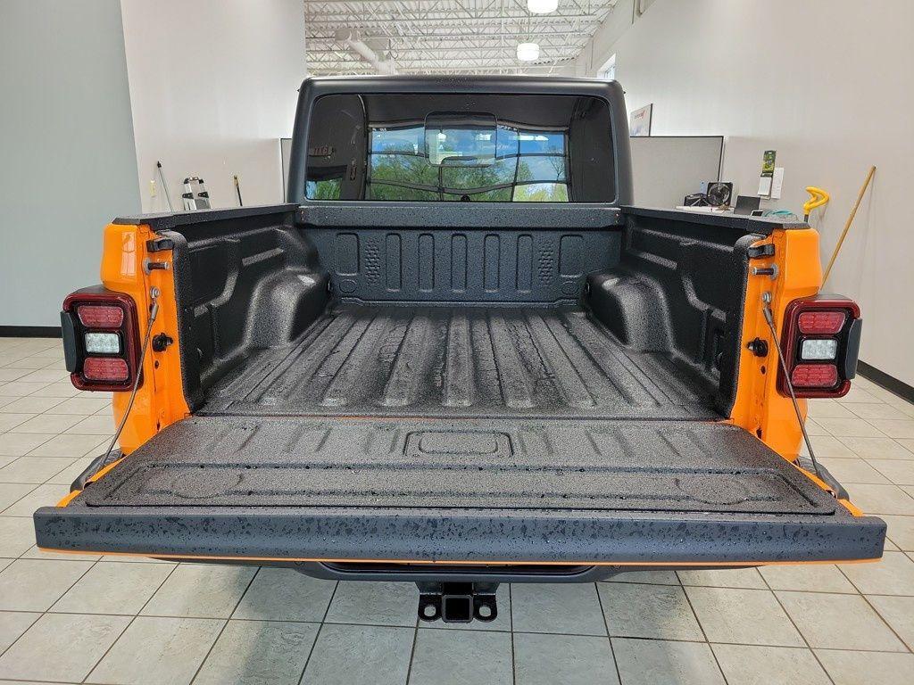 new 2025 Jeep Gladiator car, priced at $59,706