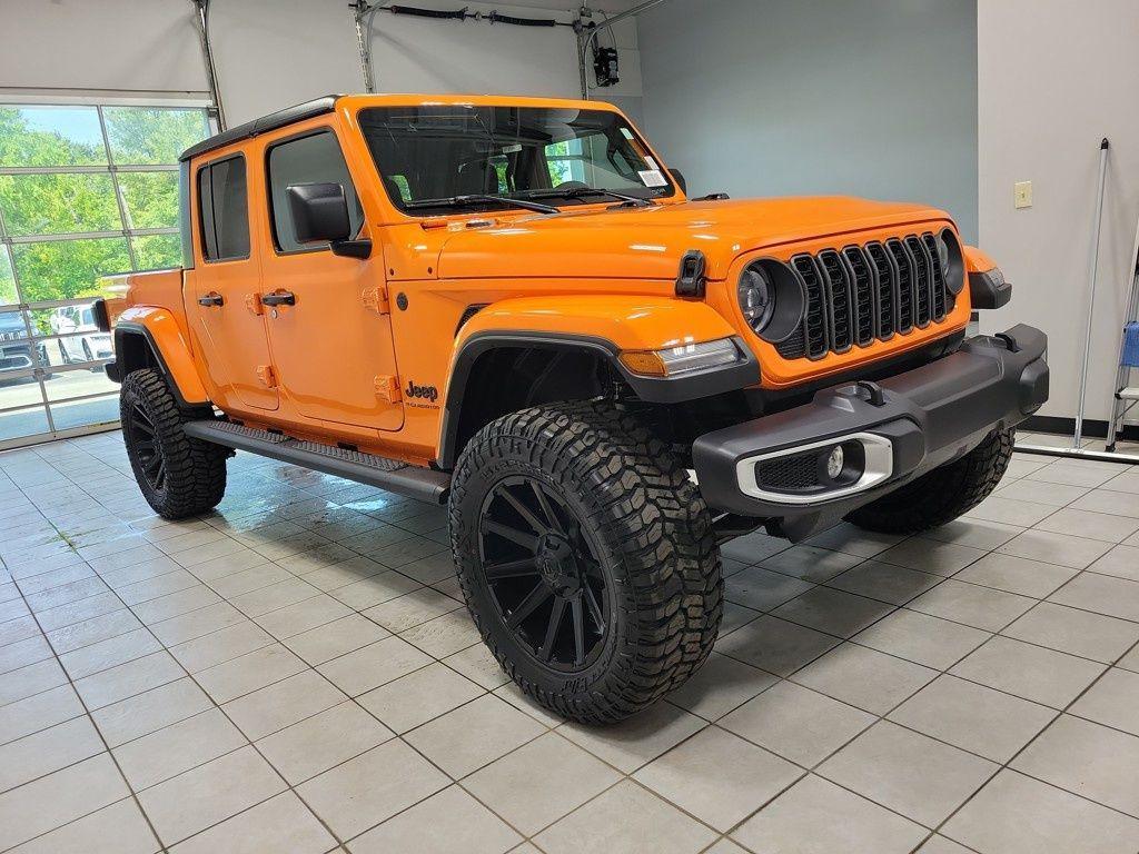 new 2025 Jeep Gladiator car, priced at $55,531