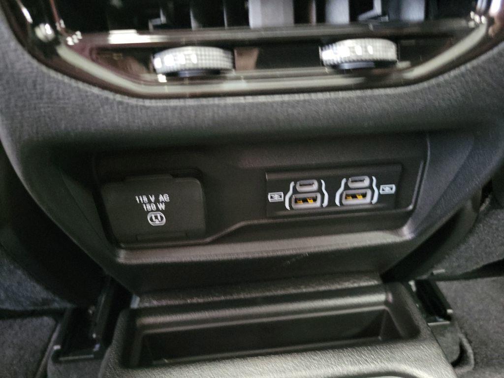 new 2025 Jeep Grand Cherokee L car, priced at $47,076