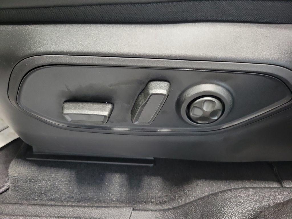 new 2025 Jeep Grand Cherokee L car, priced at $47,076