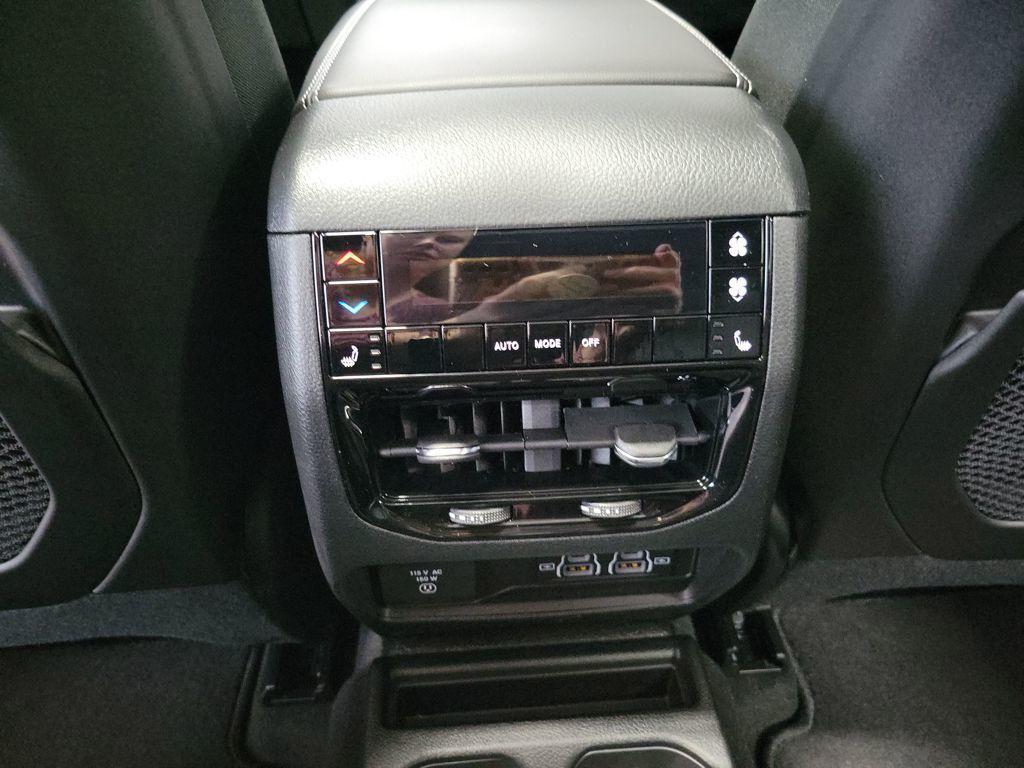 new 2025 Jeep Grand Cherokee L car, priced at $47,076