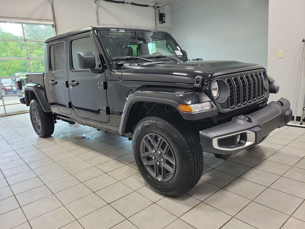 new 2025 Jeep Gladiator car, priced at $44,739