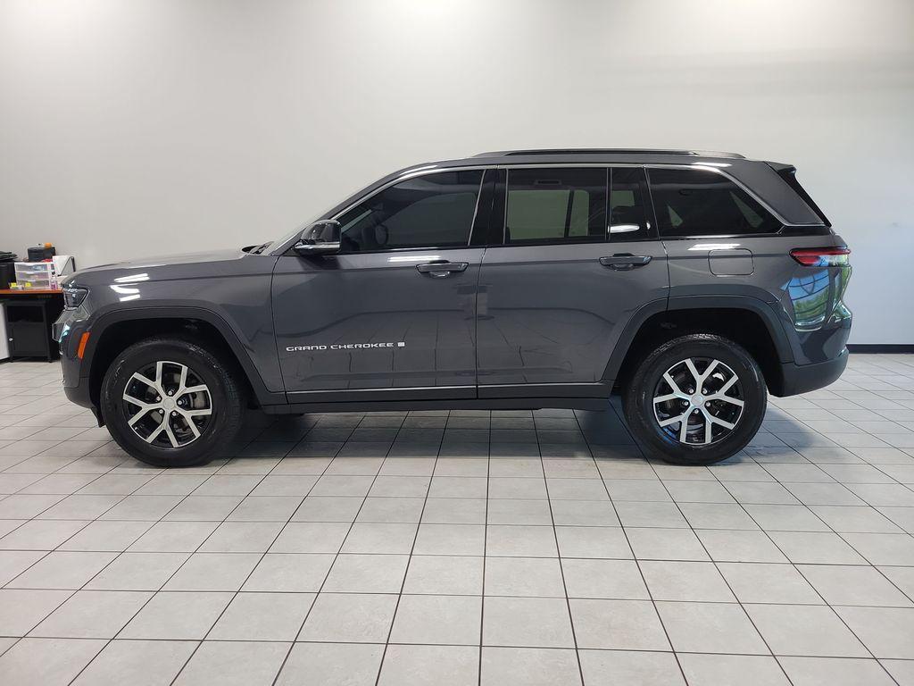 used 2024 Jeep Grand Cherokee car, priced at $35,000