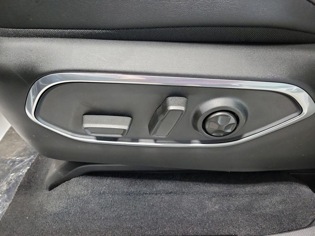 new 2026 Jeep Grand Wagoneer car, priced at $81,860