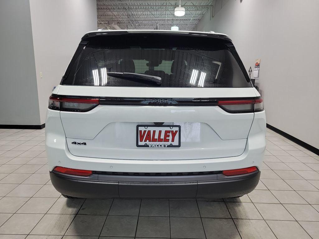 new 2026 Jeep Grand Cherokee car, priced at $50,210