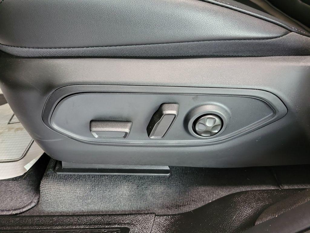 new 2025 Jeep Grand Cherokee L car, priced at $46,914