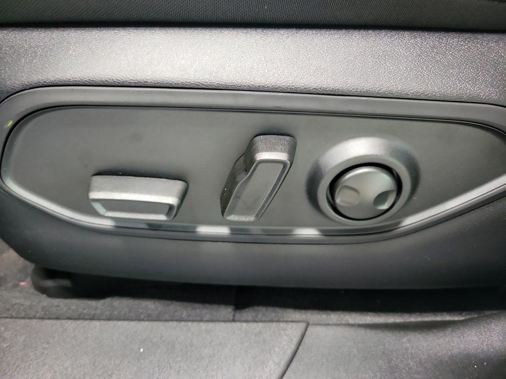 new 2026 Jeep Cherokee car, priced at $39,151