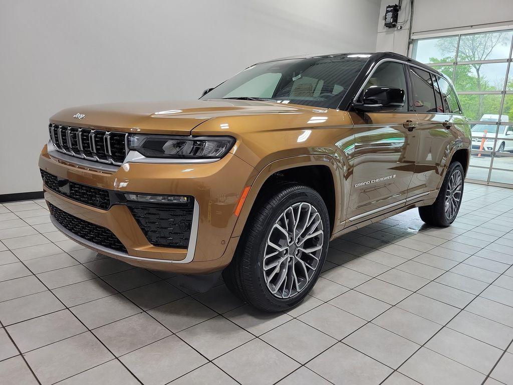 new 2026 Jeep Grand Cherokee car, priced at $57,952