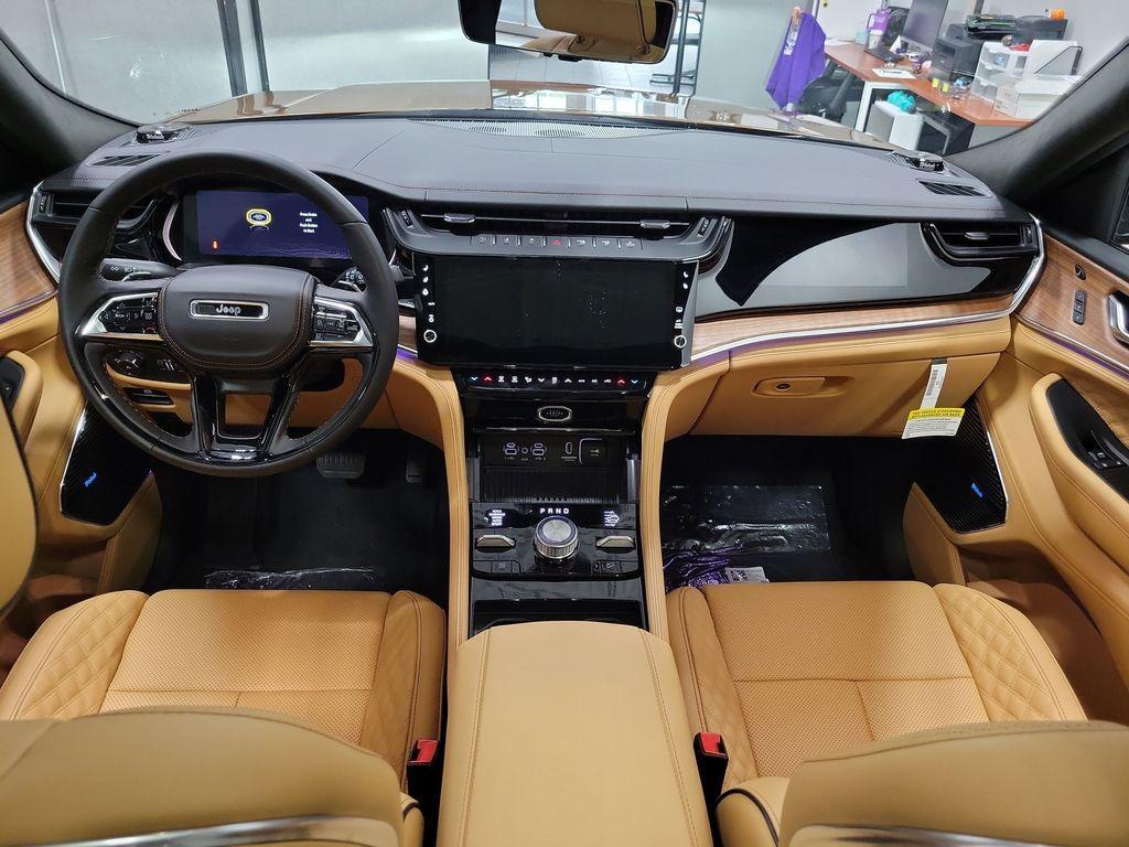 new 2026 Jeep Grand Cherokee car, priced at $57,952