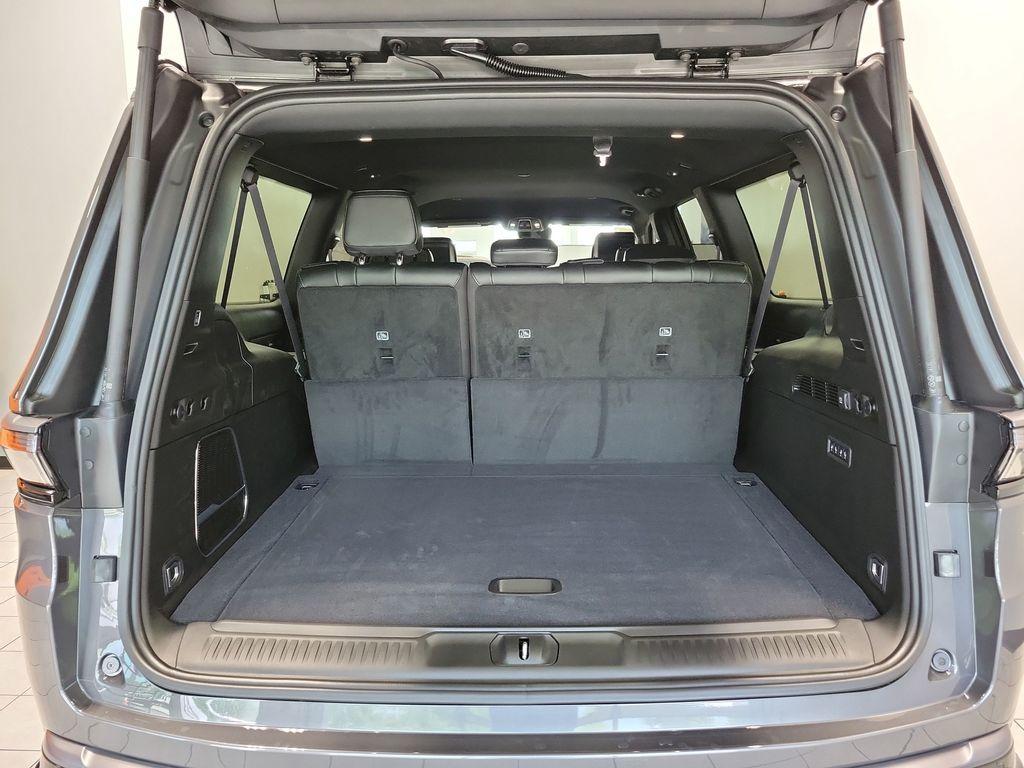 new 2026 Jeep Grand Wagoneer L car, priced at $77,527