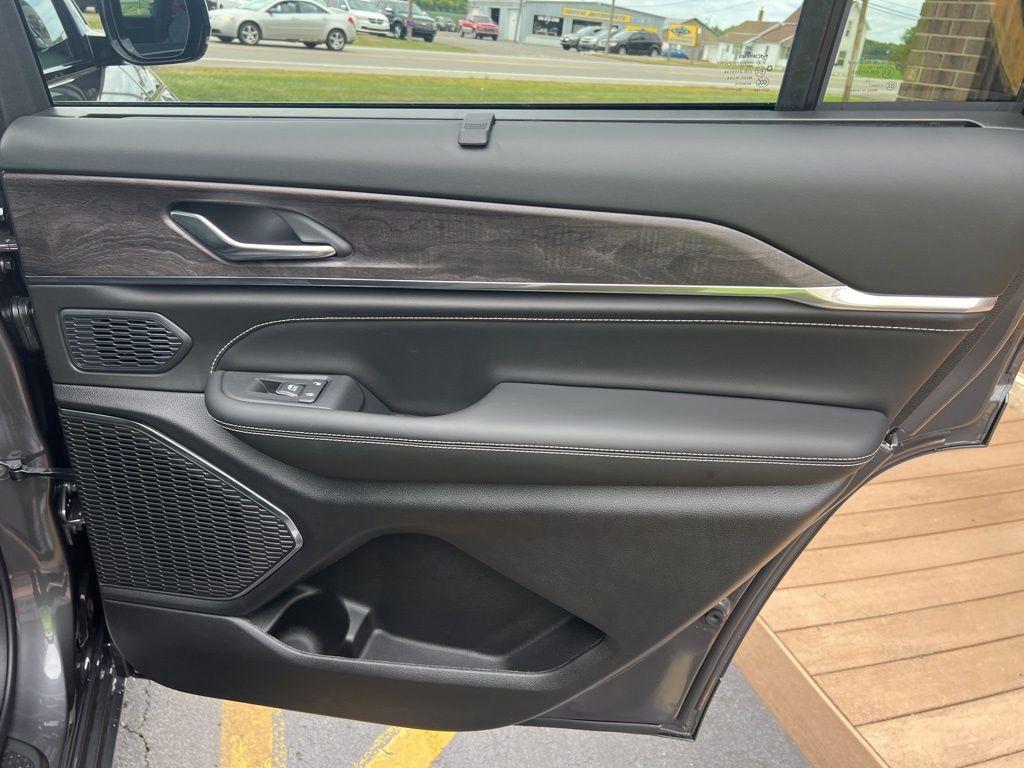 new 2025 Jeep Grand Cherokee L car, priced at $57,557