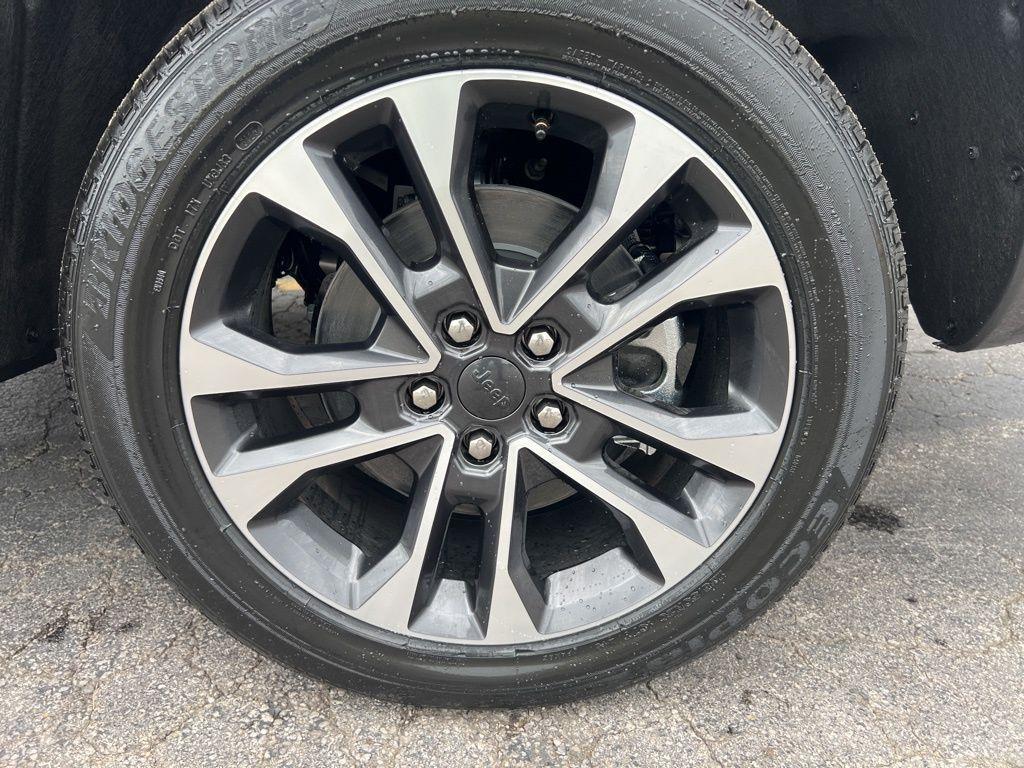 new 2025 Jeep Grand Cherokee L car, priced at $57,557