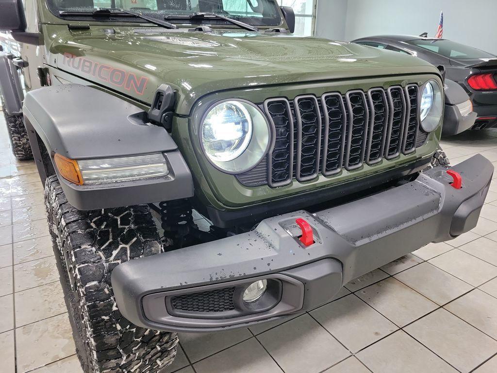 used 2024 Jeep Gladiator car, priced at $43,558