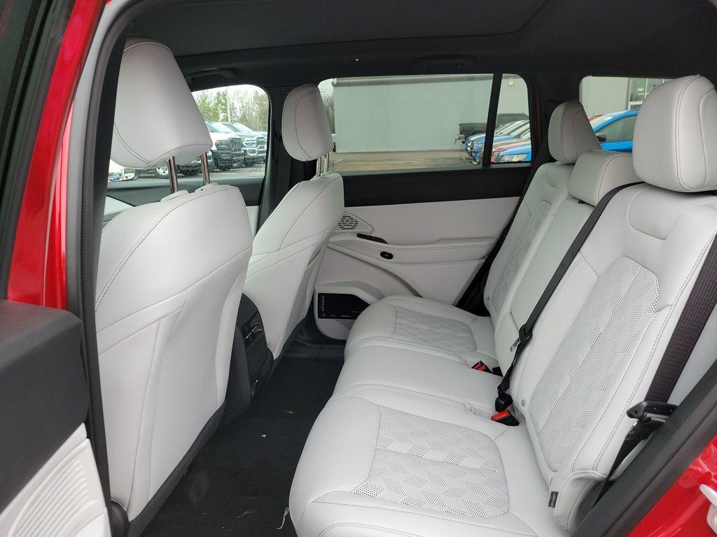 new 2026 Jeep Cherokee car, priced at $44,219