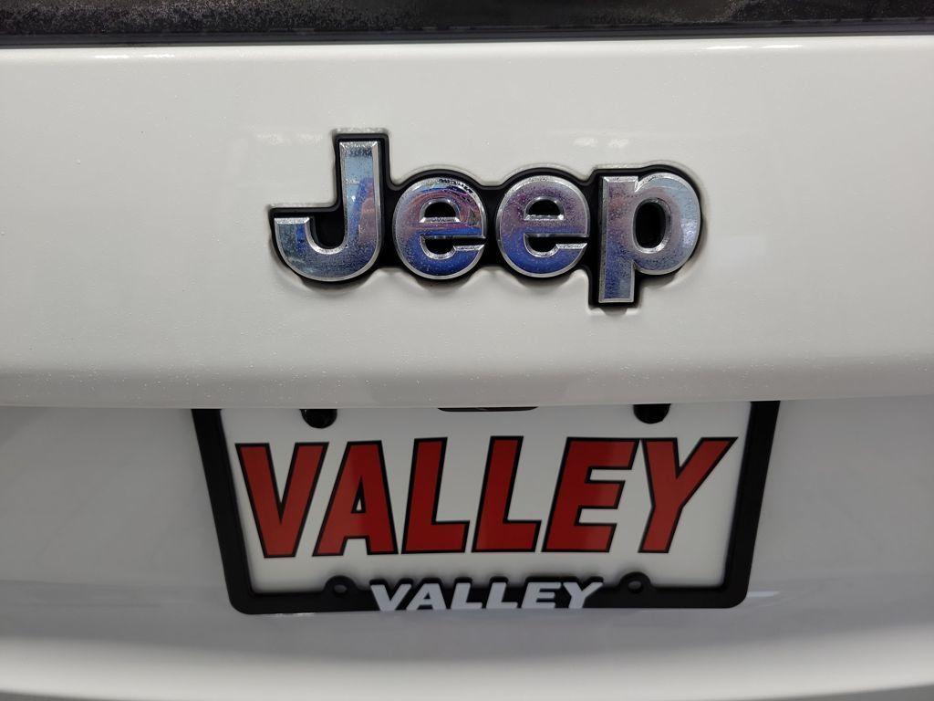 used 2019 Jeep Cherokee car, priced at $17,999