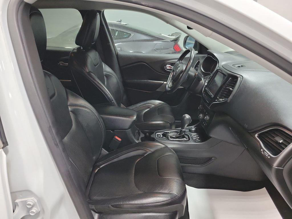 used 2019 Jeep Cherokee car, priced at $17,999