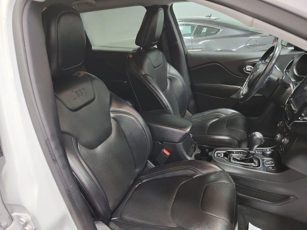 used 2019 Jeep Cherokee car, priced at $17,999