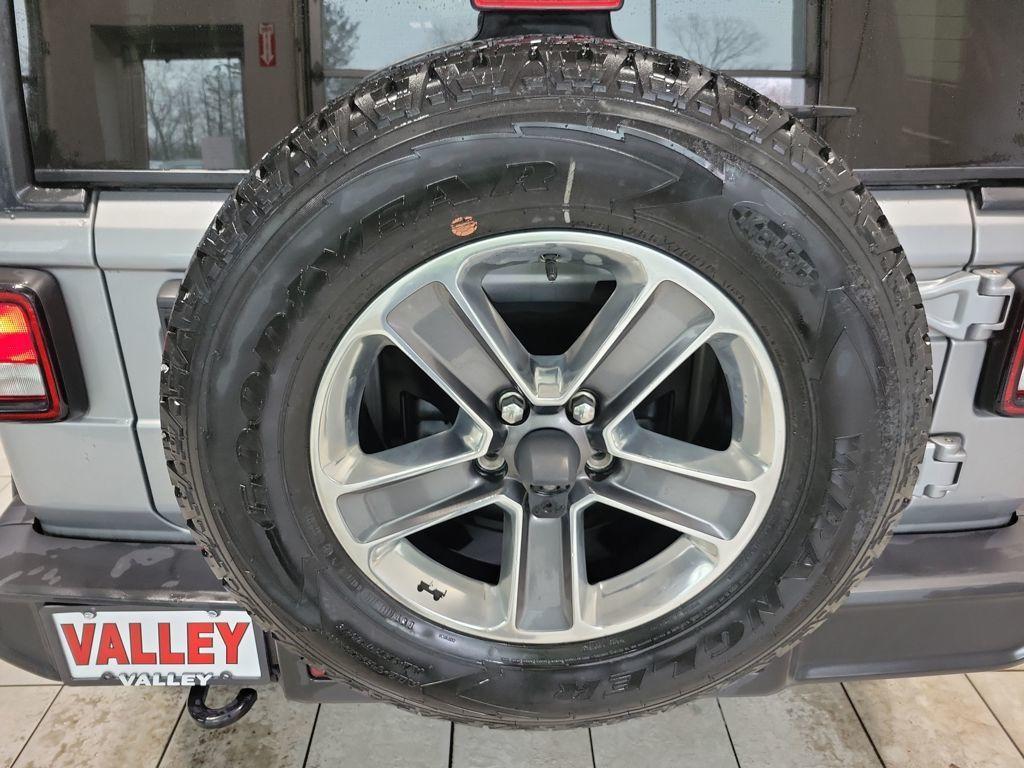 used 2021 Jeep Wrangler Unlimited car, priced at $25,738