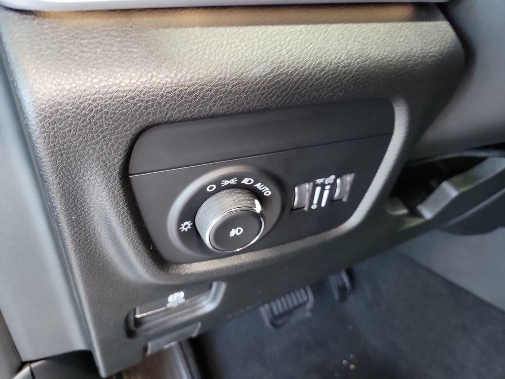 new 2026 Jeep Grand Cherokee car, priced at $50,298