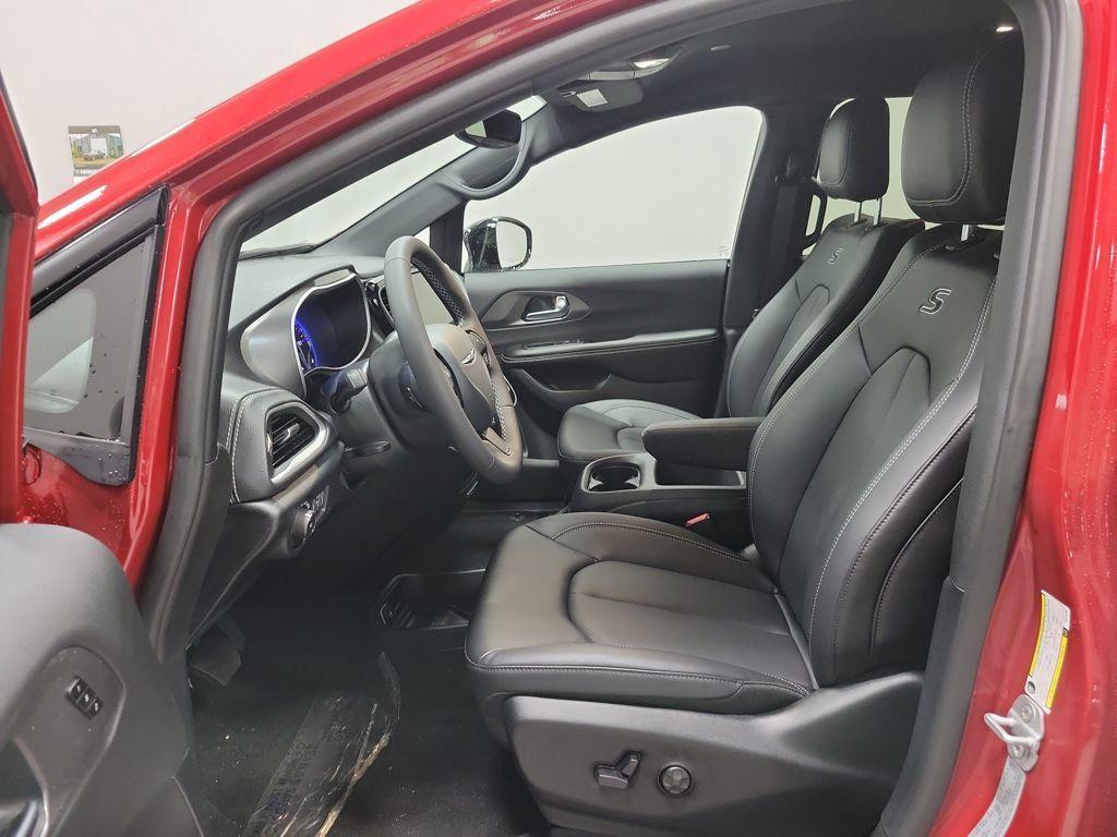 new 2026 Chrysler Pacifica car, priced at $47,800