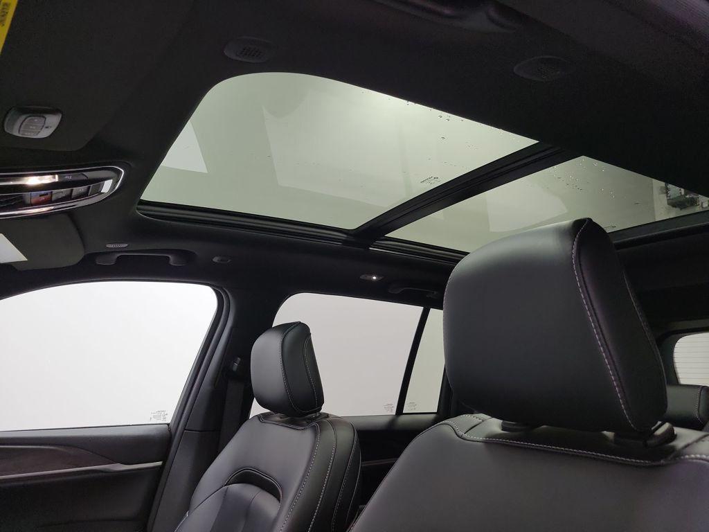 new 2025 Jeep Grand Cherokee car, priced at $49,186