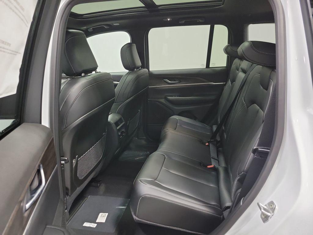 new 2025 Jeep Grand Cherokee car, priced at $49,186