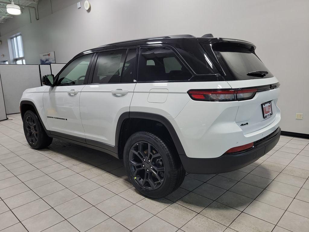 new 2025 Jeep Grand Cherokee car, priced at $49,186