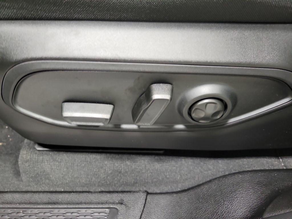 new 2025 Jeep Grand Cherokee car, priced at $49,186