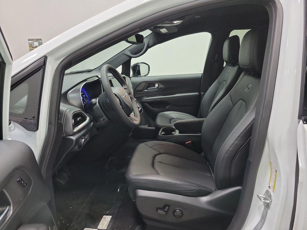 new 2026 Chrysler Pacifica car, priced at $47,305
