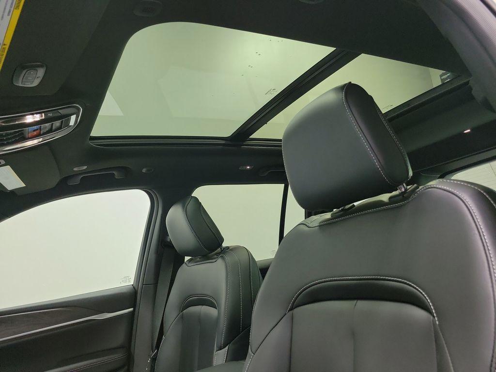 new 2026 Jeep Grand Cherokee car, priced at $48,690