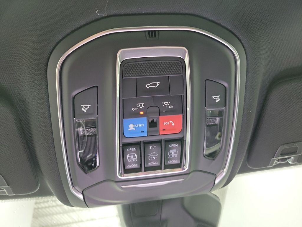 new 2026 Jeep Grand Cherokee car, priced at $48,690