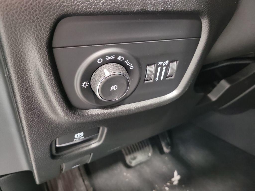 new 2026 Jeep Grand Cherokee car, priced at $50,210