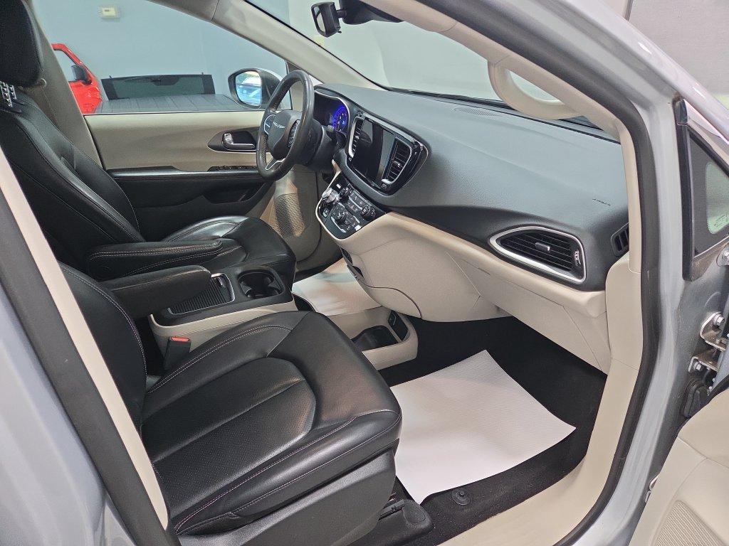 used 2023 Chrysler Pacifica car, priced at $19,655