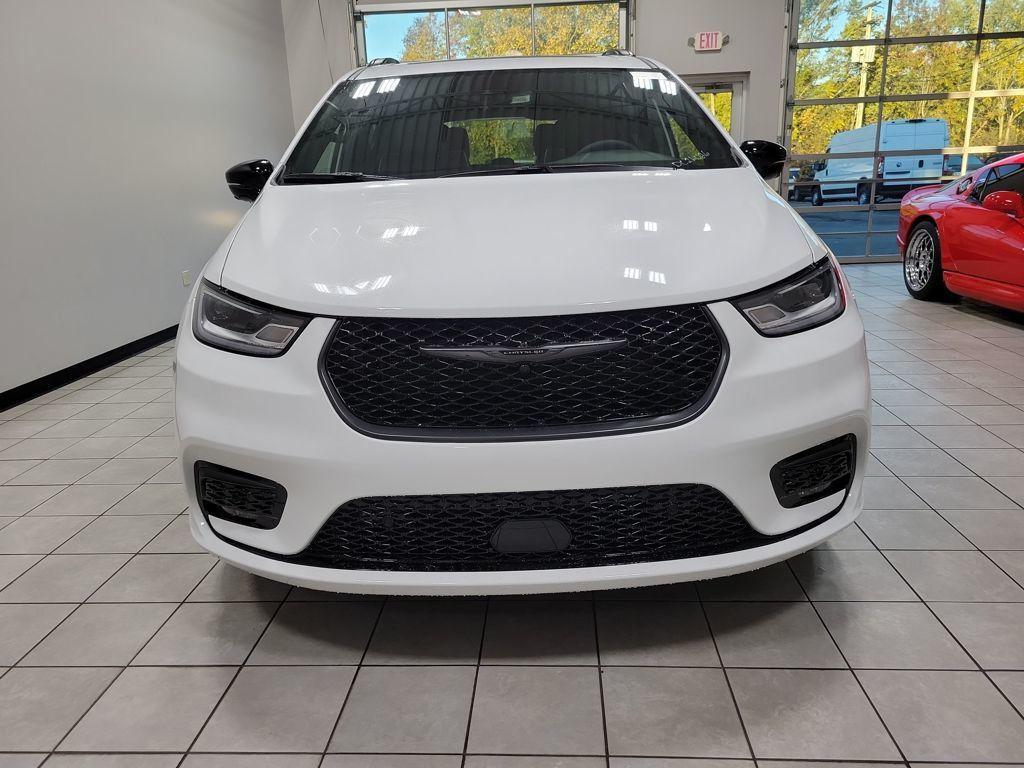 new 2026 Chrysler Pacifica car, priced at $53,535